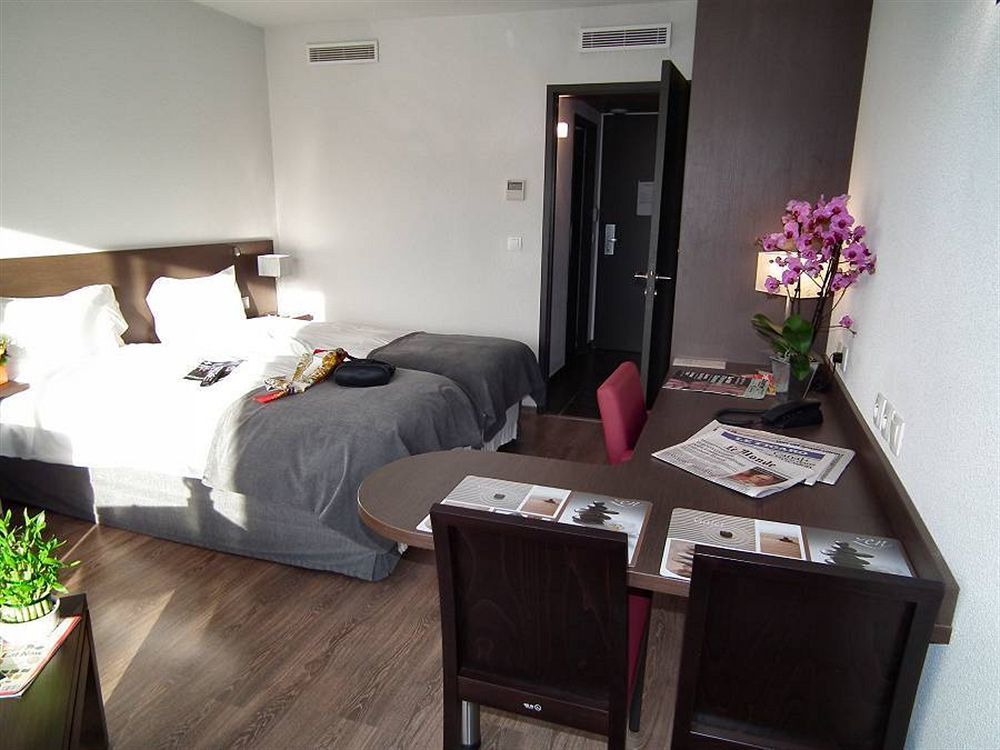 Hotel Eden Park Pau Est, Avec Piscine Zewnętrze zdjęcie